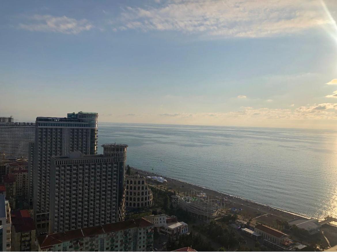 Orbi City Seaview Batoemi Buitenkant foto